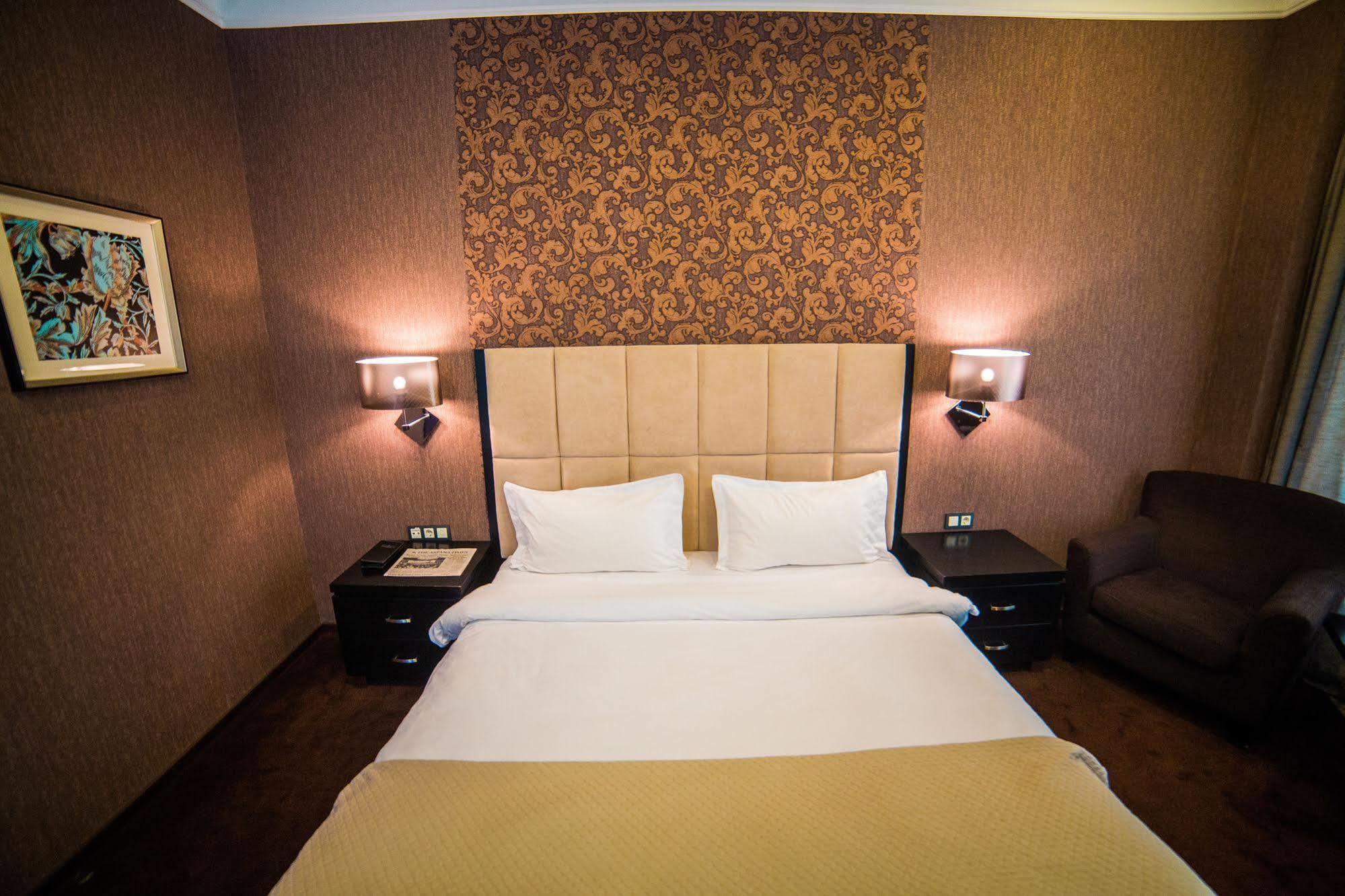 Jelsomino Boutique Hotel 아스타나 외부 사진